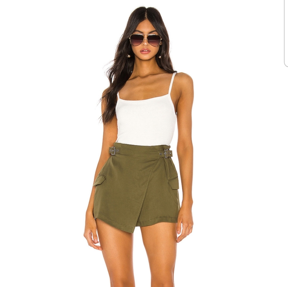Evan skort in green